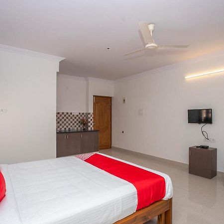 Oyo 27839 Manyata Residency Hotel Бангалор Екстериор снимка