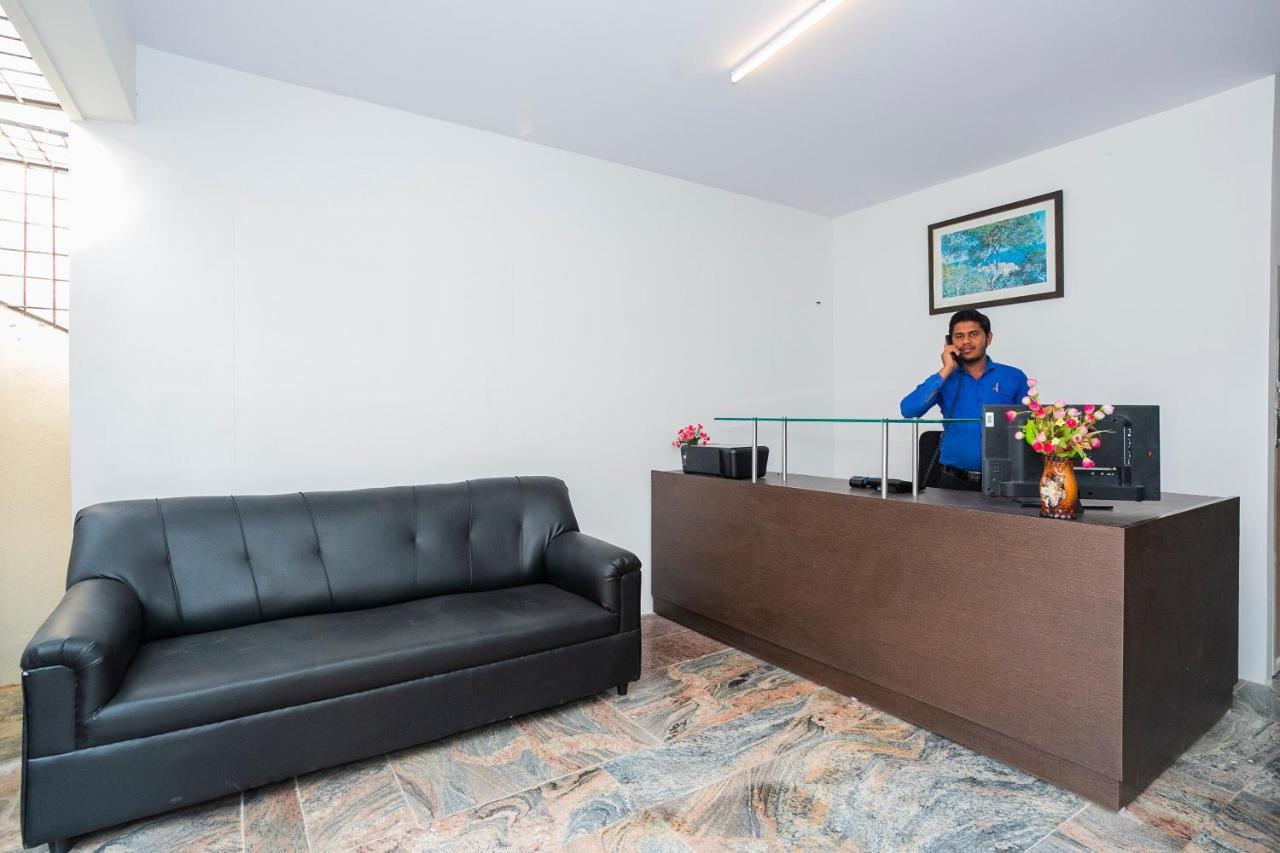 Oyo 27839 Manyata Residency Hotel Бангалор Екстериор снимка